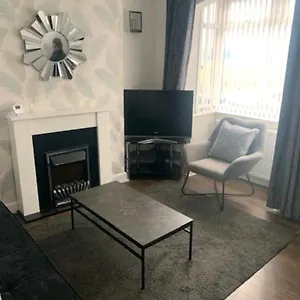 Fieldside View, Contractors And Families Holiday home